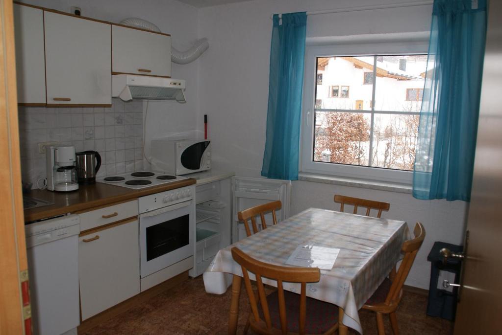 Alpin-Sportiv Apartment Lermoos Room photo